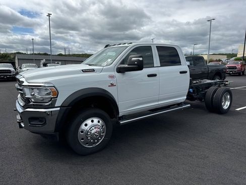 New 2024 RAM 5500 Tradesman w/ Chrome Appearance Group image 5