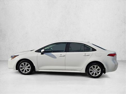 Used 2025 Toyota Corolla LE image 8