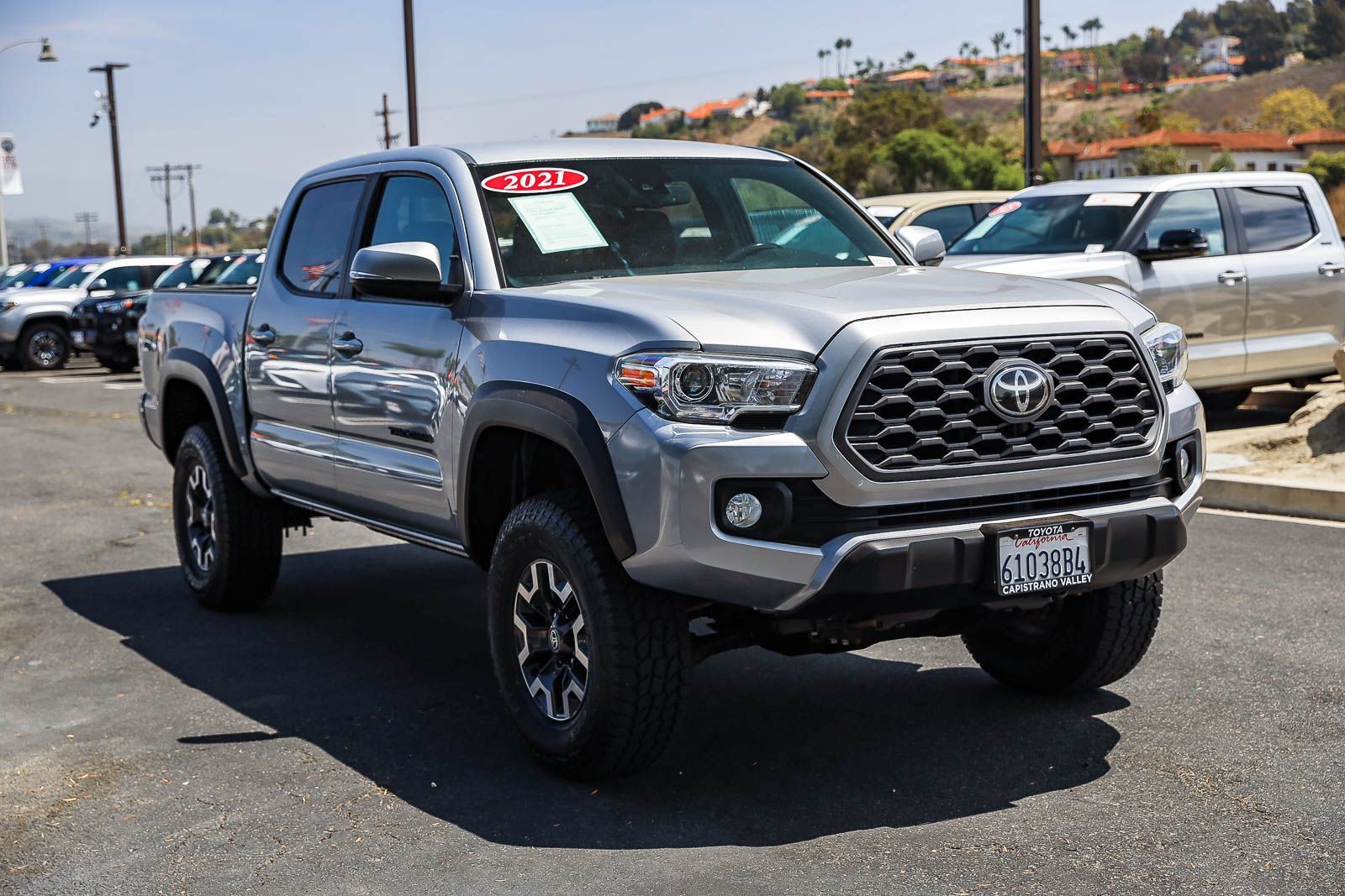 Used 2021 Toyota Tacoma TRD Off-Road w/ Technology Package AWD/4WD image 3