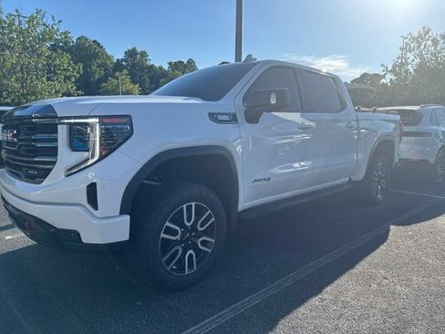 Used 2022 GMC Sierra 1500 AT4 w/ AT4 Preferred Package AWD/4WD image 8
