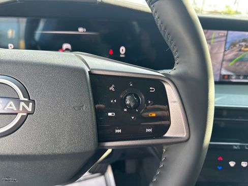 Certified 2025 Nissan Murano Platinum w/ Cargo Package image 18