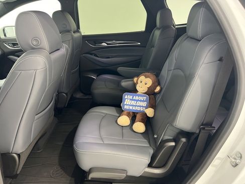 Used 2022 Buick Enclave Essence image 21