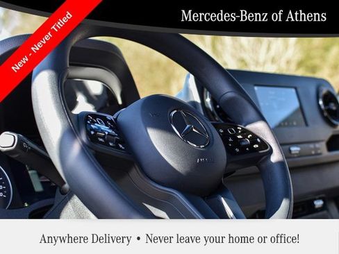 Used 2024 Mercedes-Benz Sprinter 2500 image 18