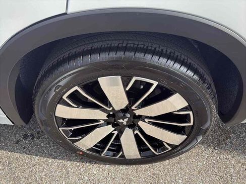 New 2026 Mitsubishi Outlander SEL image 10