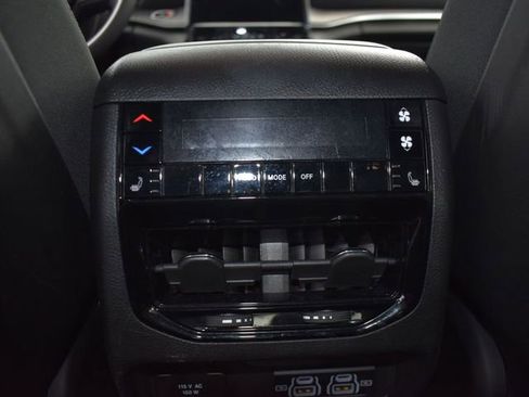 Used 2024 Jeep Grand Cherokee L Limited w/ Luxury Tech Group II image 38