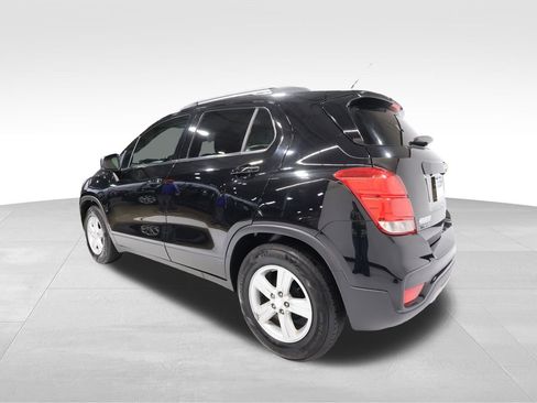 Used 2019 Chevrolet Trax LT w/ LPO, Cargo Package image 2