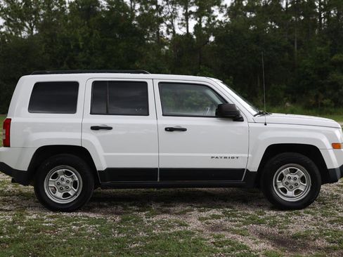 Used 2014 Jeep Patriot Sport FWD image 13