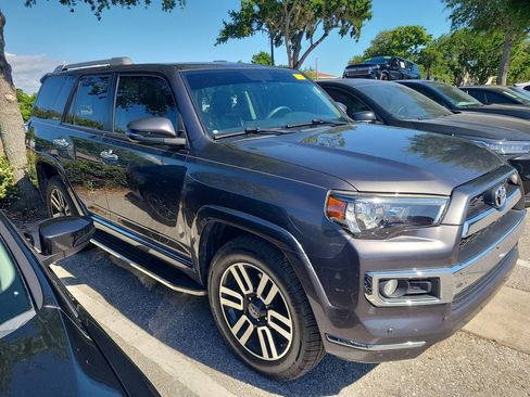 Used 2017 Toyota 4Runner Limited AWD/4WD image 4