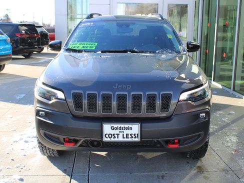Used 2022 Jeep Cherokee Trailhawk image 2