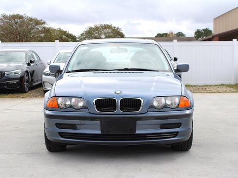 Used 2000 BMW 323i Sedan image 2