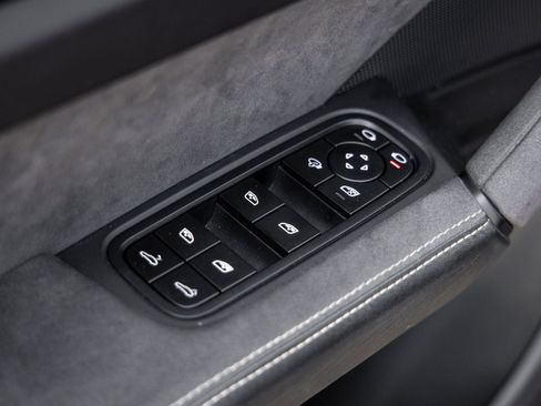 Certified 2022 Porsche Cayenne Turbo GT AWD/4WD image 25