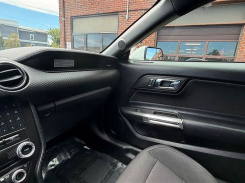 Used 2016 Ford Mustang Coupe RWD image 27