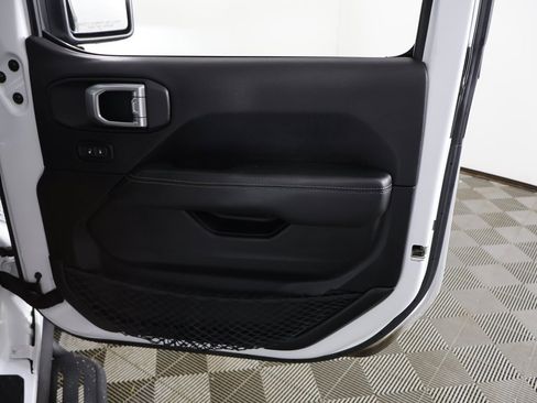 Used 2020 Jeep Gladiator Rubicon image 20