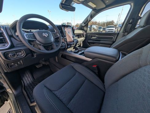 New 2026 RAM 1500 4x4 Crew Cab image 2