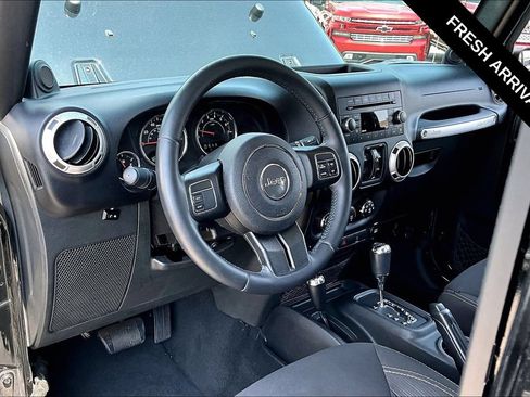 Used 2014 Jeep Wrangler Unlimited Sahara AWD/4WD image 6