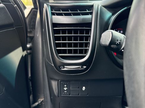 Used 2018 Kia Soul + FWD image 26