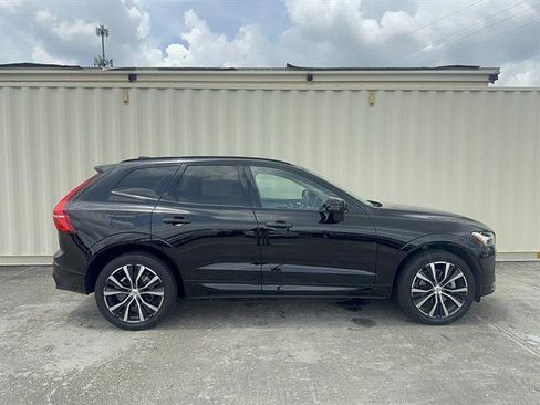 Used 2024 Volvo XC60 B5 Plus AWD/4WD image 2