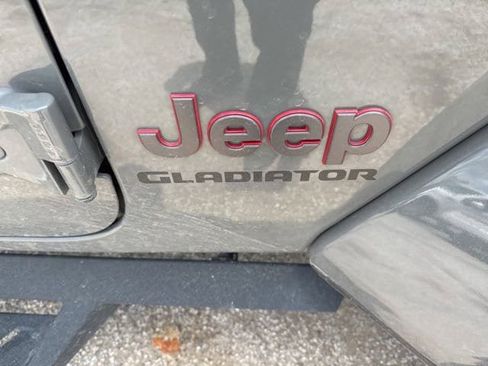 Used 2022 Jeep Gladiator Rubicon w/ Cold Weather Group AWD/4WD image 20