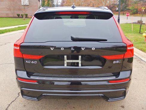 Used 2024 Volvo XC60 B5 Core w/ Protection Package Premier image 10