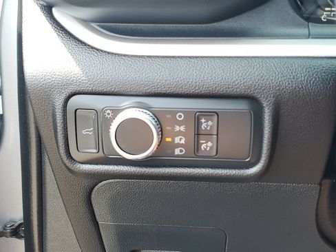 Used 2021 Ford Explorer XLT AWD/4WD image 25