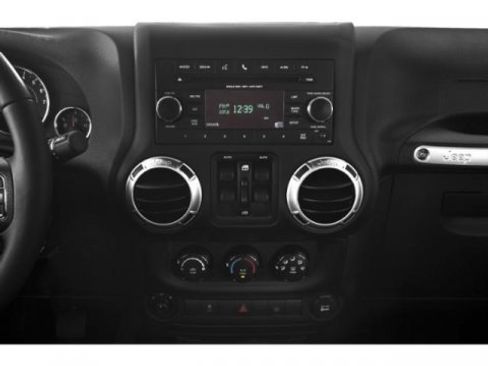 Used 2015 Jeep Wrangler Unlimited Sahara w/ Connectivity Group image 13