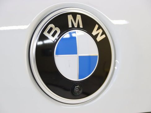 Used 2023 BMW 760i xDrive image 26