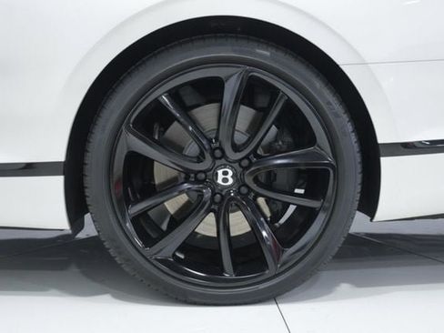 Used 2024 Bentley Flying Spur V8 AWD/4WD image 15