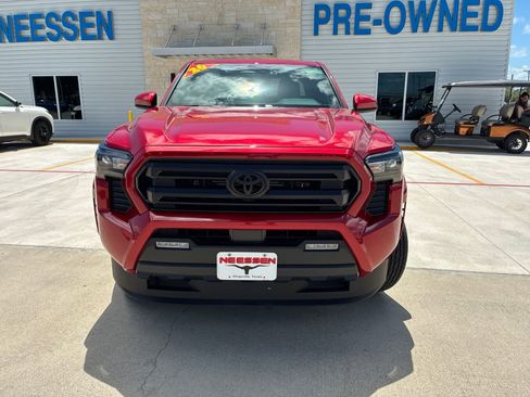 Used 2026 Toyota Tacoma SR5 AWD/4WD image 2