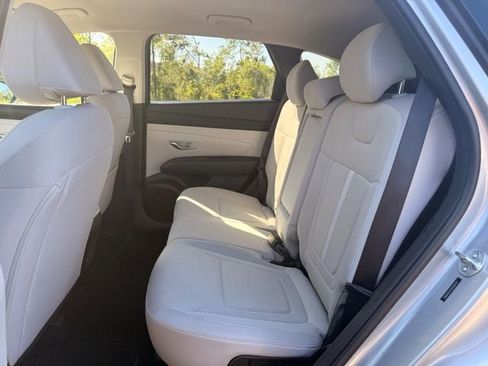 Used 2025 Hyundai Tucson SEL FWD image 8