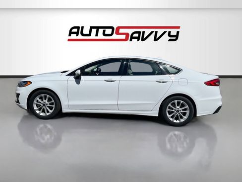 Used 2019 Ford Fusion SE FWD image 4
