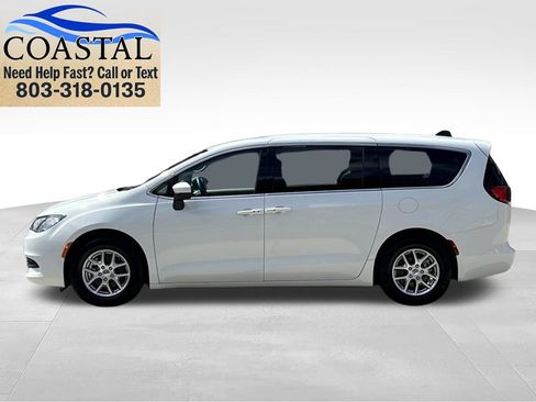 Used 2023 Chrysler Voyager LX FWD image 15