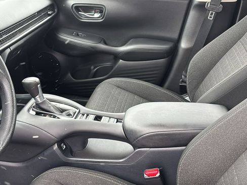 Used 2023 Honda HR-V LX image 24