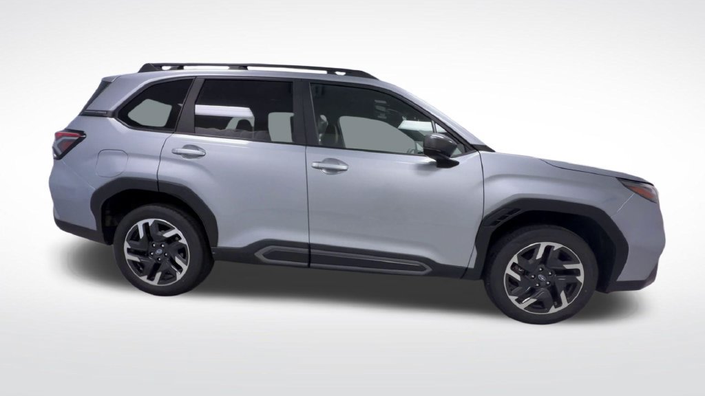 Used 2025 Subaru Forester Limited AWD/4WD image 26