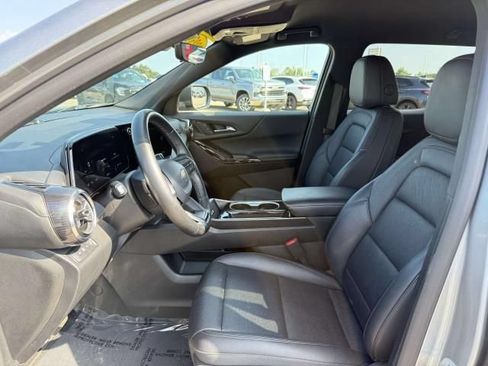 Used 2025 Chevrolet Equinox LT w/ Convenience Package II AWD/4WD image 11