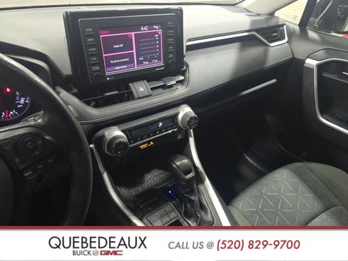 Used 2022 Toyota RAV4 XLE image 11