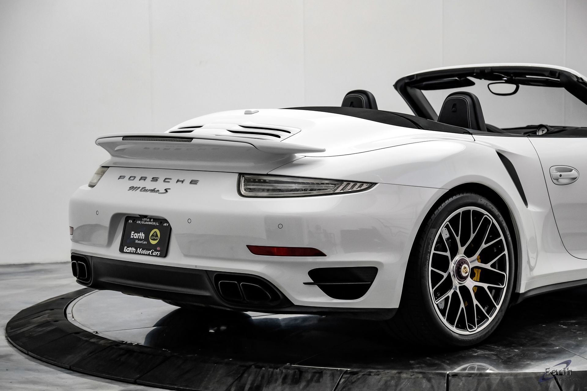 Used 2016 Porsche 911 Turbo S AWD/4WD image 21