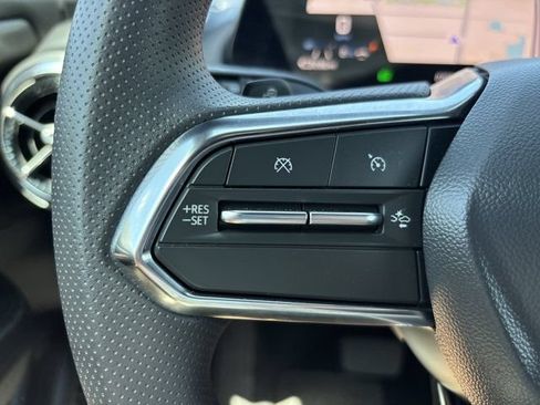 Used 2026 Chevrolet Equinox EV LT FWD image 24