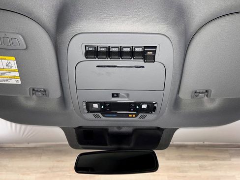 Used 2024 Ford F350 Lariat w/ Lariat Ultimate Package AWD/4WD image 20