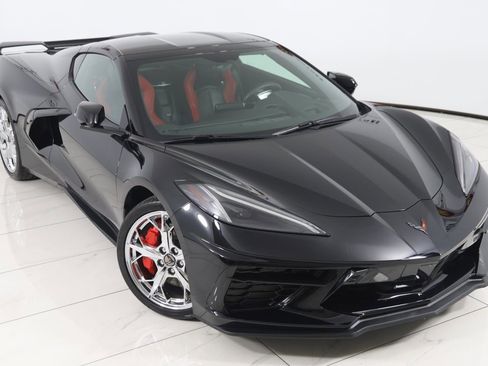 Used 2020 Chevrolet Corvette Stingray Premium Cpe w/ 3LT Preferred Equipment Group image 31