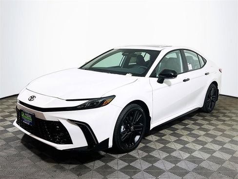 New 2026 Toyota Camry Hybrid image 4