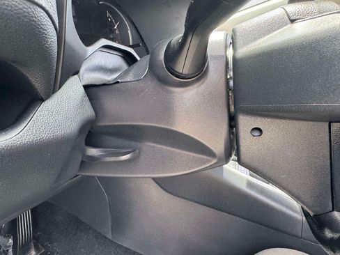 Used 2025 Toyota RAV4 XLE FWD image 24