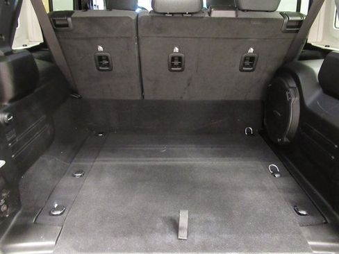 Used 2024 Jeep Wrangler Unlimited AWD/4WD image 16
