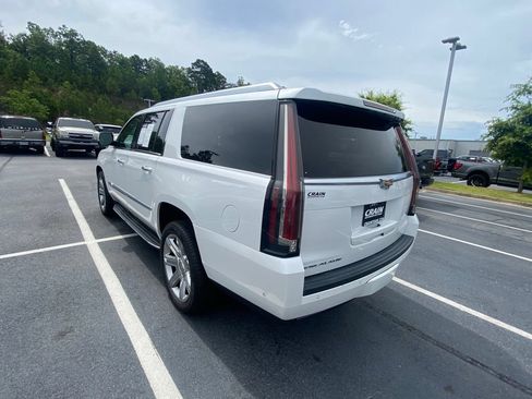 Used 2018 Cadillac Escalade ESV Luxury AWD/4WD image 5