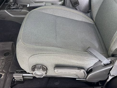 Used 2025 Jeep Wrangler Sport S image 19