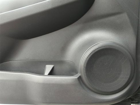 Certified 2021 Nissan Kicks S image 21