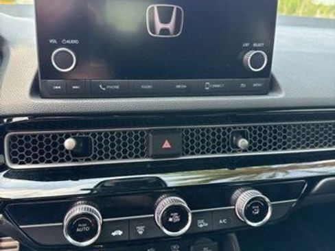Used 2025 Honda Civic Sport image 10