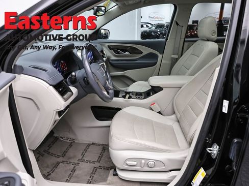 Used 2022 GMC Terrain Denali w/ Denali Premium Package AWD/4WD image 14