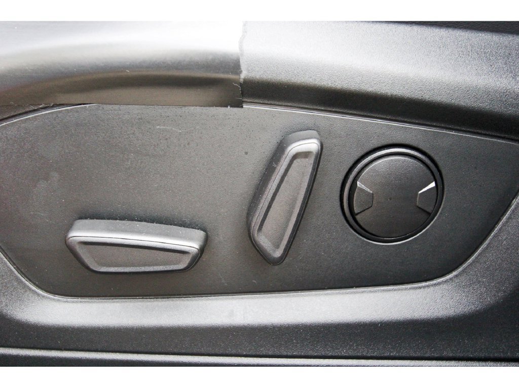 Used 2021 Ford Explorer XLT w/ Equipment Group 202A RWD image 37