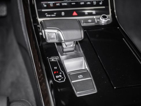 Used 2025 Audi A8 L 3.0T AWD/4WD image 39