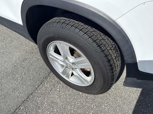 Used 2022 Chevrolet Trax LT w/ Driver Confidence Package image 15